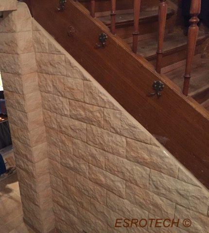 Natursteinverkleidung an einer Treppe